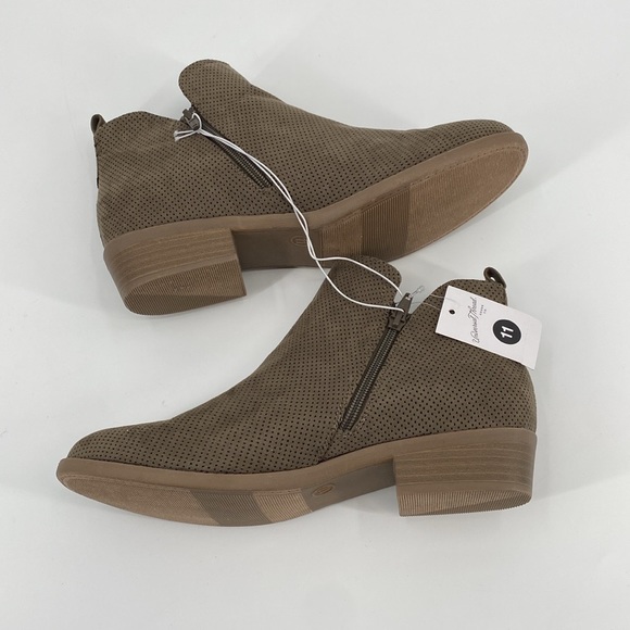 Universal Thread Olive Green Dylan Ankle Booties Size 11 - Picture 4 of 13